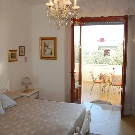 La Rosa Antica Bed & Breakfast 4*