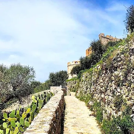 La Rosa Antica Castro (Lecce)