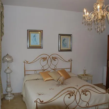 La Rosa Antica Bed & Breakfast 4*