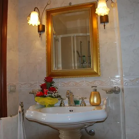 La Rosa Antica Bed & Breakfast 4*